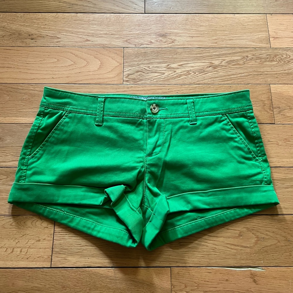 Abercrombie & Fitch green preppy short size 2